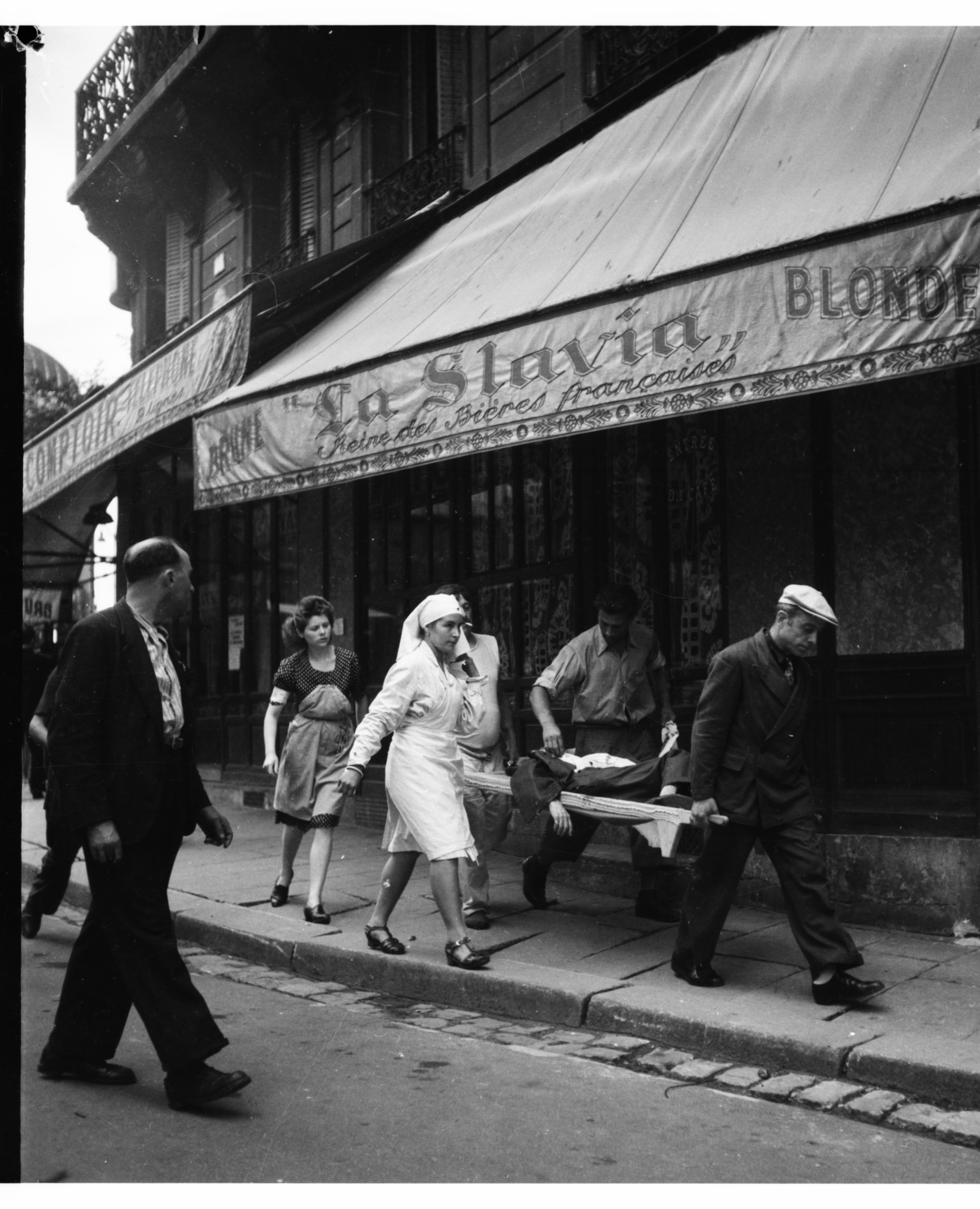 Discover hundreds of lost World War II photographs