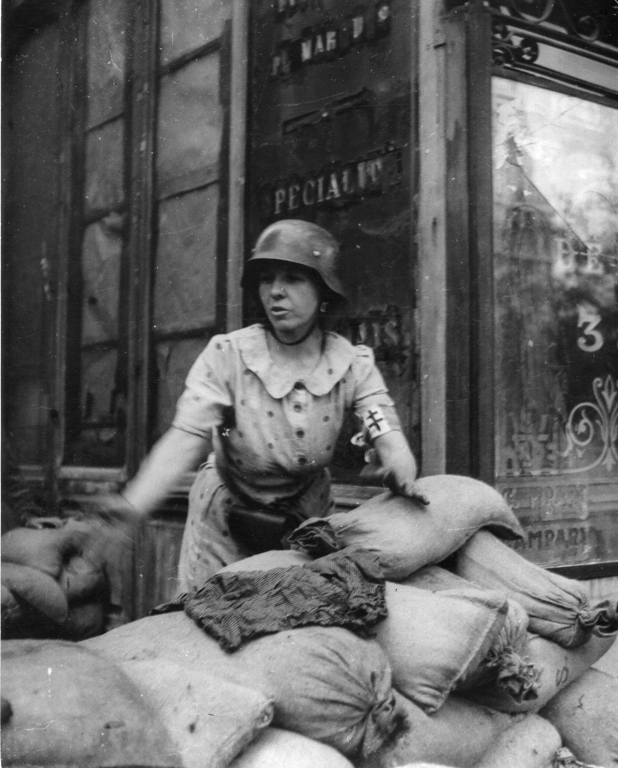 Discover hundreds of lost World War II photographs