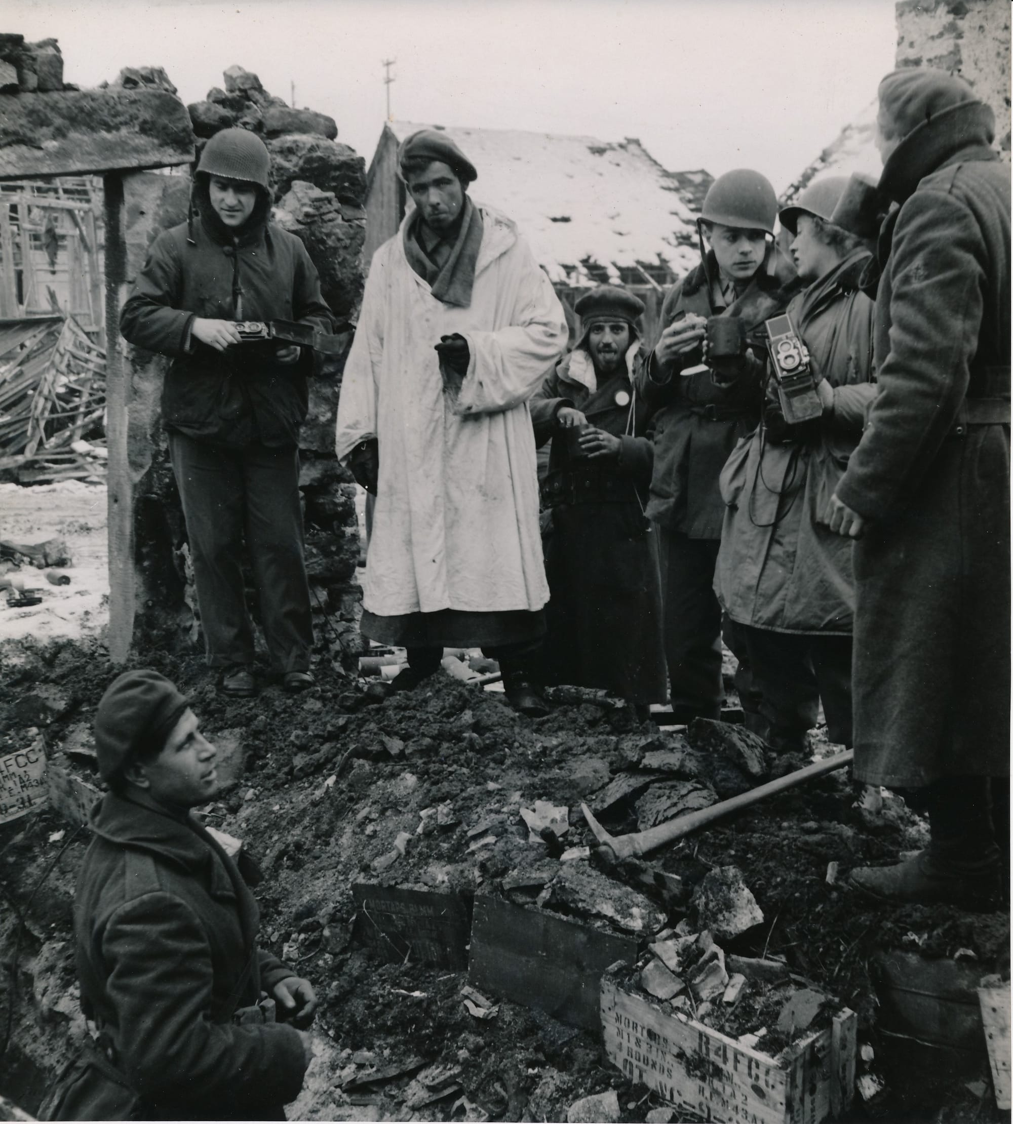 Discover hundreds of lost World War II photographs